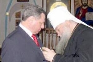 ОРДЕН РІЗДВА ХРИСТОВОГО — З РУК МИТРОПОЛИТА