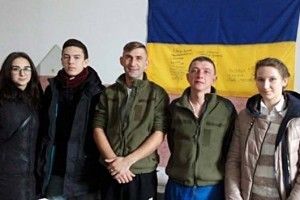 Луцькі гімназисти відвідали пораненого бійця