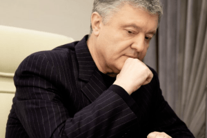 Петро Порошенко назвав найкращі книги 2020 року, які надихають