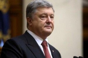 Порошенко не збирається йти з політики