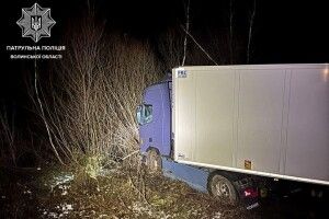 На Волині водій вантажівки заснув за кермом