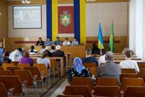Влада громади на Волині зустрілась з родичами безвісти зниклих та полонених