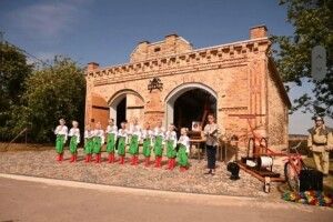У селі на Рівненщині відновили унікальне сторічне пожежне депо  (Фото)