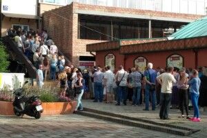 Луцьк: черги за закордонними паспортами не меншають (фото)