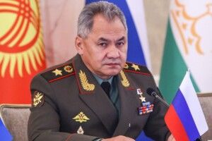 Шойгу пішов в тайгу? Його на засіданні путіна просто вмонтували в телевізор? (Відео)