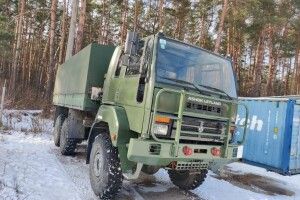 «Богдан» із компаніями-партнерами передав захисникам автотехніку на 100 млн грн