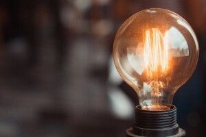 Сьогодні частина Луцька буде без світла через аварійні роботи: перелік адрес