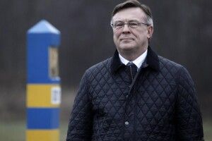 Підозрюваний у вбивстві колишній очільник МЗС Леонід Кожара вийшов із СІЗО під заставу