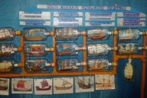 Красені-вітрильники розмістилися… в пляшках (фото)
