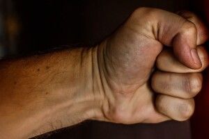 Двом охоронцям нічного клубу в Луцьку повідомлили підозру у побитті поліцейського (Фото)