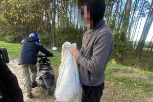 Житель Дубенщини казав, що назбирав грибів, а виявилися коноплі