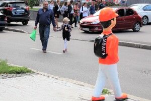 У Луцьку біля пішохідних переходів встановлять фігурки дітей