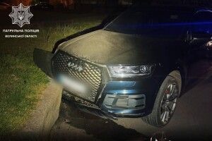 На Волині нетверезий водій намагався втекти від патрульних та вчинив ДТП