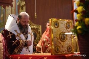 Митрополит Луцький і Волинський Михаїл служив у Михайлівському Золотоверхому соборі Києва