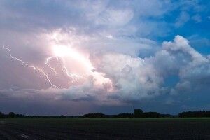В Україні оголосили штормове попередження