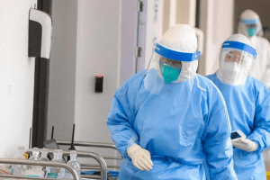 COVID-19 впевнено накриває Україну: 42 тисячі нових хворих 