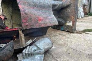 У Слов'янську продали пам'ятник леніну