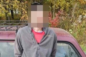 Біля Луцька спіймали чоловіка, який шукав «закладку»