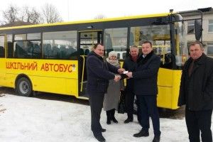 Новий автобус — школярам Ратнівщини