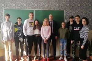 Прокурор прийшов у Луцьку вечірню школу...