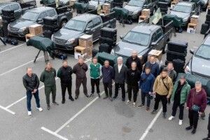 Петро Порошенко передав українським захисникам 15 модернізованих «Ай-Петрі»