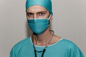 Втратив пальці через COVID-19: чоловік, який першим в США захворів на коронавірус був на грані смерті 64 дні (Фото)