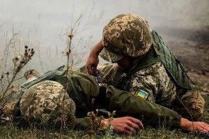 Біля Опитного й Мар'їнки поранено українських військових