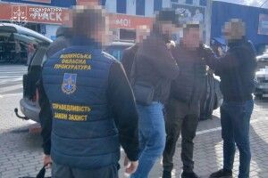 Налагодив схему поборів: на Волині митнику повідомили про підозру у хабарництві