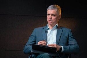 Чи могла Україна уникнути великої війни: Пристайко порівняв дипломатію Порошенка й Зеленського