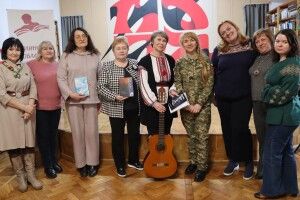 «Голоси» торкнулися душі: у бібліотеці Луцька презентували збірку військових письменників