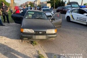 Помираючи, 26-річний поліцейський затримав підозрюваного