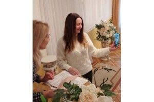 У Луцьку провели дистанційне весілля: вона – у РАЦСі, а він – на передовій