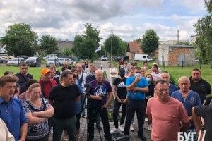 У Нововолинську відбувається мітинг проти поновлення на посаді прокурора, якого затримали п’яним за кермом
