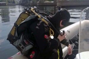 Рятувальники декілька годин шукали самогубця в річці
