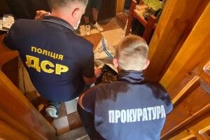 У двох мешканців Рівненщини правоохоронці вилучили бурштину на 1,4 мільйона гривень (Фото)