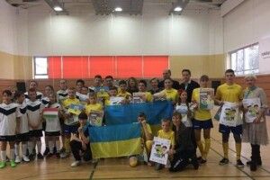 В Угорщині успішно презентували міжнародний проект «Дитячий футбол миру»