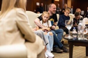 Захисники «Азовсталі» зустрілися в Туреччині з родинами (Фото) 