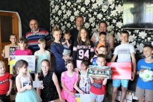 Володимирський мер відвідав патронатну сім’ю, де 15 діток, а найстарший воює (Фото)