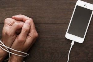 За відмову від смартфона заплатять 100 тисяч доларів