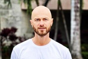 Влад Яма відповів, чи соромно йому за виїзд за кордон під час війни