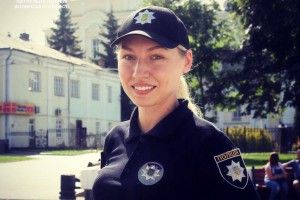 Патрульна не на службі переслідувала осіб, які напали на перехожого