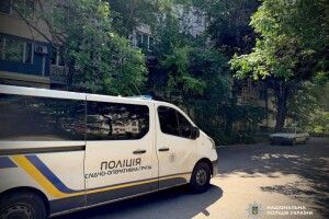 В Одесі 16-річна дівчина вистрибнула з вікна сьомого поверху