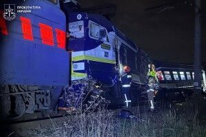 Кількість травмованих унаслідок зіткнення потягів у Львові зросла до 11