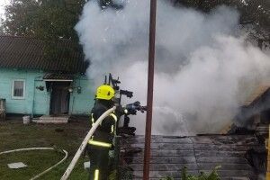 На Рівненщині горіли два приватних господарства (Фото)