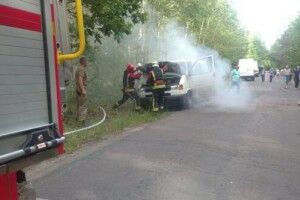 На Рівненщині авто загорілось під час руху