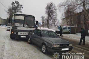 На Волині автобус врізався у легковик