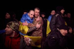 «Мамо, я вдома!»: з полону на рідну Волинь повернулися четверо воїнів (Фото, відео)