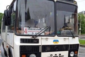 Чоловіка, якому стало зле в нововолинській маршрутці, не врятували