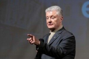 Влада знову заблокувала міжнародні відрядження Порошенка – попри виклики для України на дипломатичному фронті