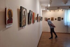 Пошук Бога через мистецтво: у Луцьку презентували нову експозицію іконопису (Фото)